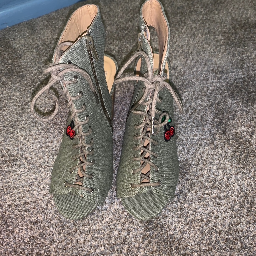 Heels bundle - Picture 7 of 10